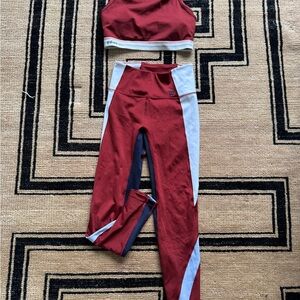 Wilson athletic set comes with top and bottom